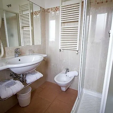 Hotel Lady Mary 3*