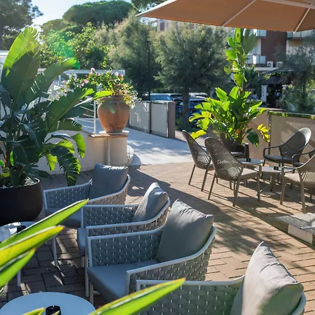 Lady Mary Hotel 3*