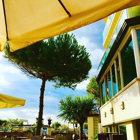 Hotel Lady Mary 3*