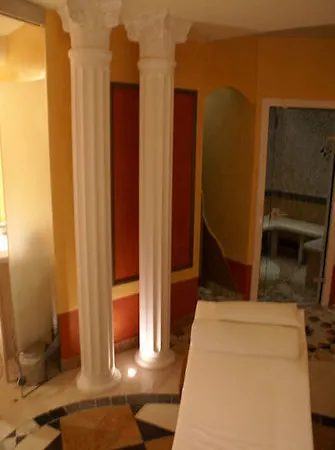 Lady Mary Hotel