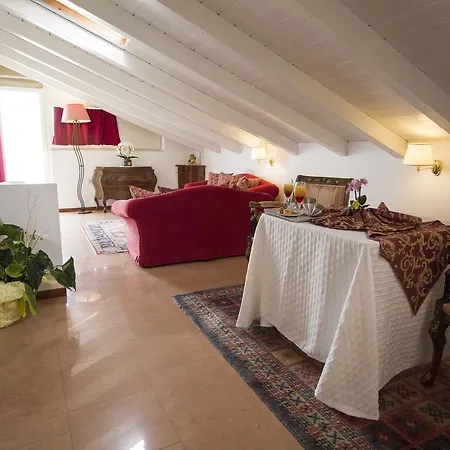 Lady Mary Hotel 3*